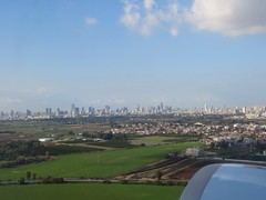 写真１　飛行機からみるテルアビブの街