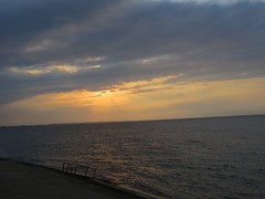 写真１　穏やかな富山湾の夕暮れ