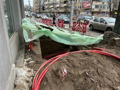 写真1　ブカレスト市内中心街には穴ぼこ工事が多い。